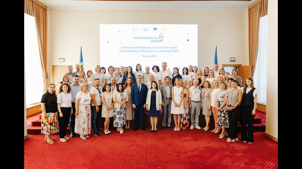 Group photo with the census staff of the National Statistical Bureau and partners