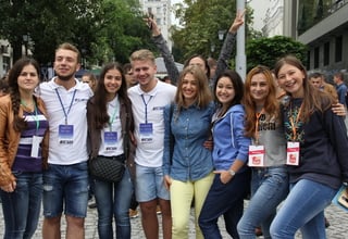 Tinerii sărbătoresc Ziua Internațională a Tineretului