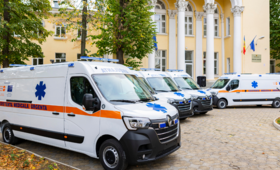 Ambulance cars in front of the Ministry of Health