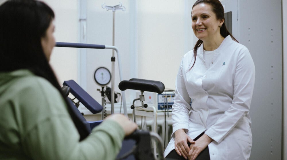 In the last two years, UNFPA, with the financial support of its partners, has donated 325 adapted gynecological chairs to healthcare centers across the Republic of Moldova. These chairs are equipped with special mechanisms that allow the adjustment of the equipment according to the needs of each patient—whether they are women with mobility disabilities, elderly women, or pregnant women.