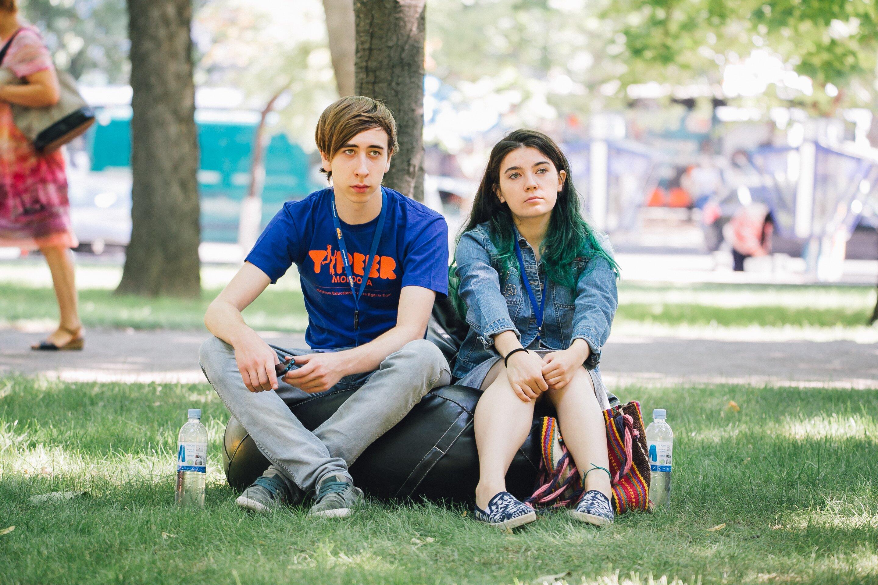 Cristi and Irina, Y-Peer trainers in the parc 