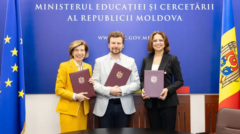 Programul “Școala EduLIFE” se extinde în alte cinci școli ca parte a unui parteneriat public privat 