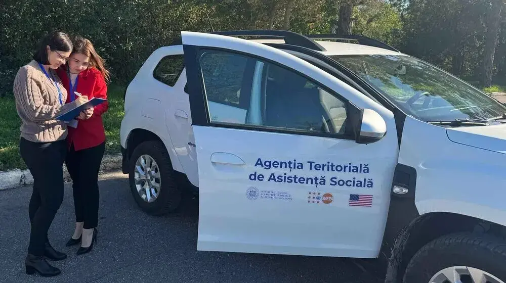 Servicii sociale mai accesibile pentru persoanele cu dizabilități: UNFPA a transferat un vehicul către ATAS Nord-Nord-Vest