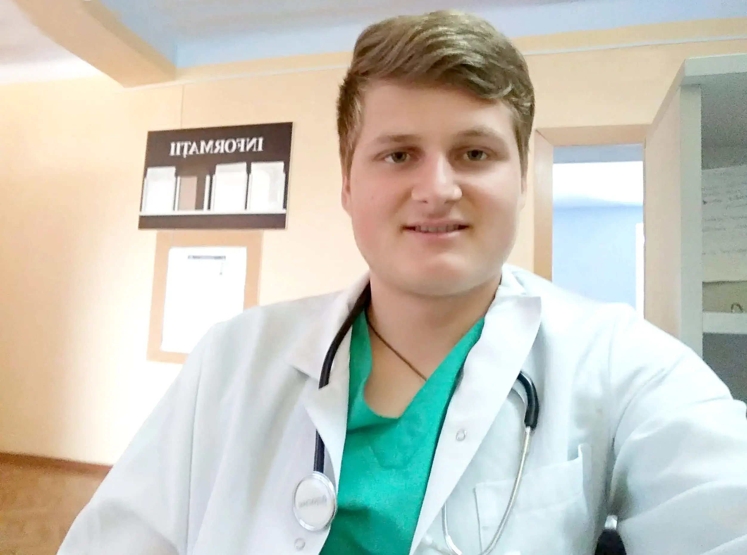 „Vei deveni soră medicală?”: Studentul care combate stereotipurile de gen legate de profesie