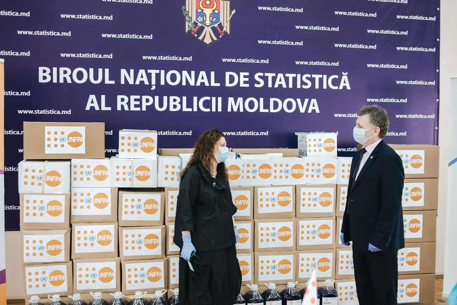 UNFPA Moldova a donat un lot de măști, mănuși și dezinfectanți pentru angajații Biroului Național de Statistică